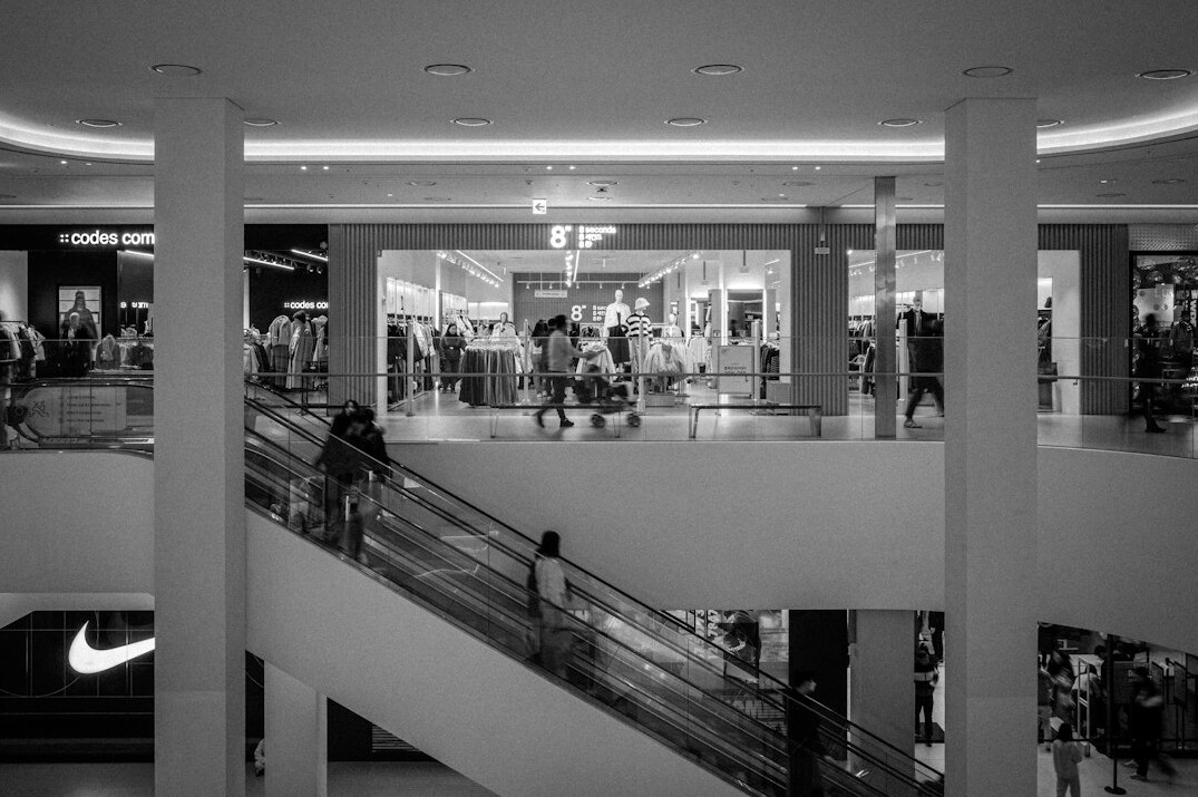 security guard catching thief in mall