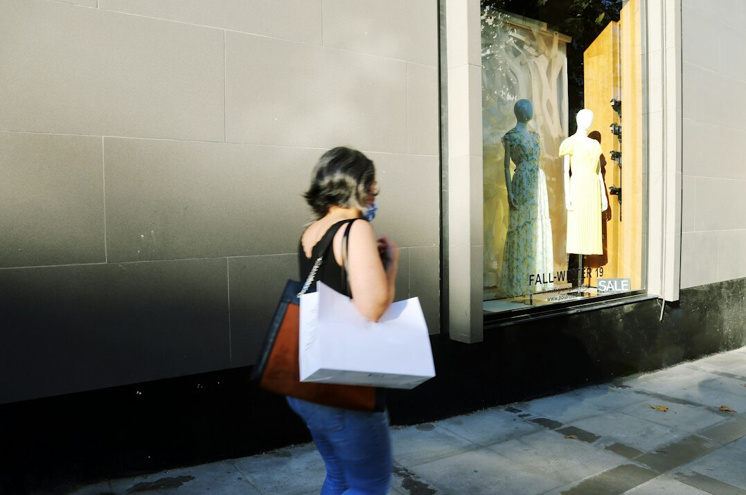 store detective watching shopper