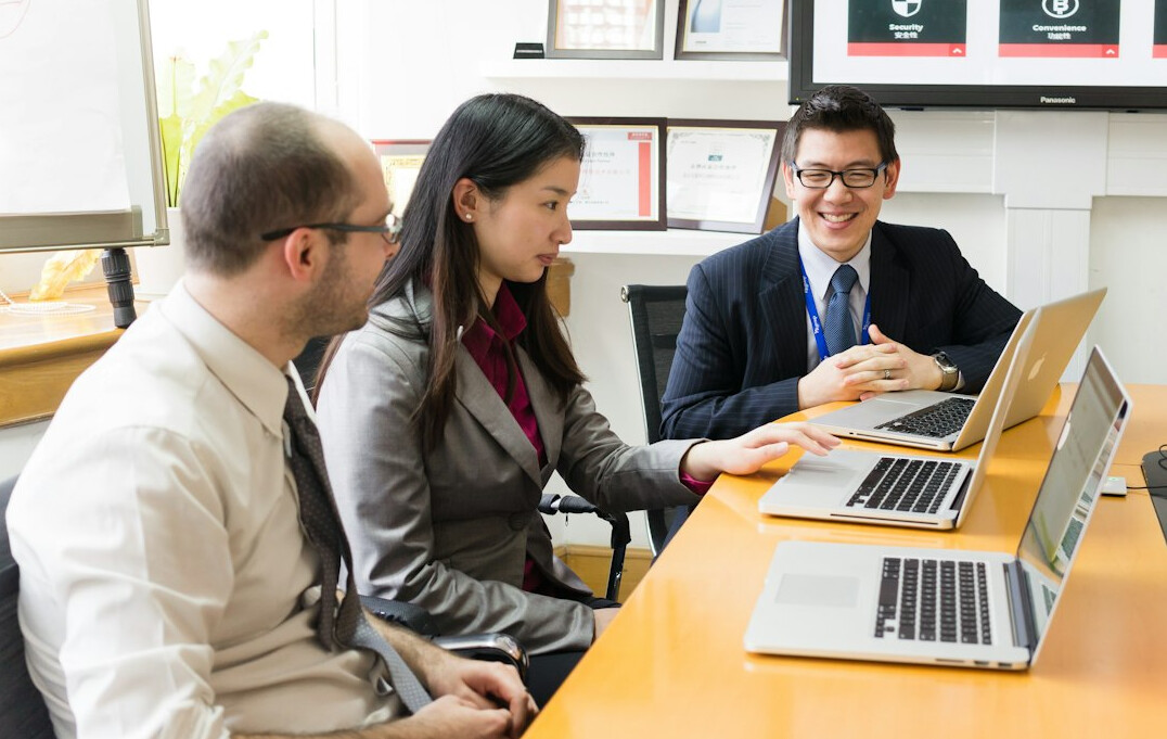 retail security team meeting